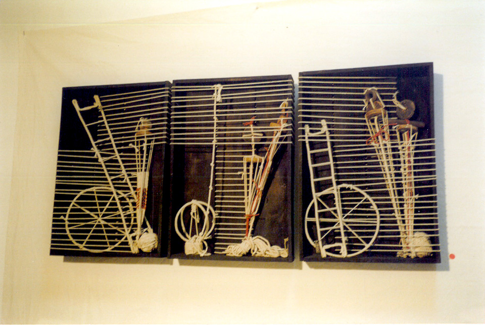 12 Ομαδική έκθεση