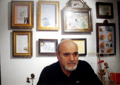 Στις μαύρες πάνω πέτρες της φυγής