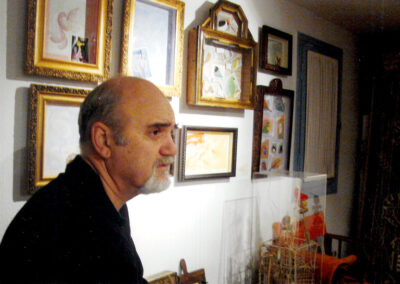 Στις μαύρες πάνω πέτρες της φυγής