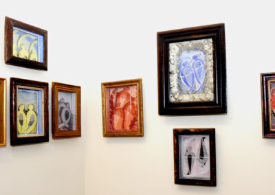 Στις μαύρες πάνω πέτρες της φυγής