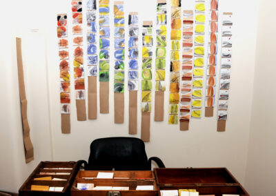 Στις μαύρες πάνω πέτρες της φυγής