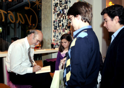 Στις μαύρες πάνω πέτρες της φυγής